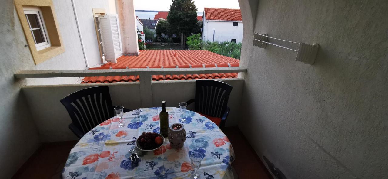 Apartmani Marija Kolan Exterior foto