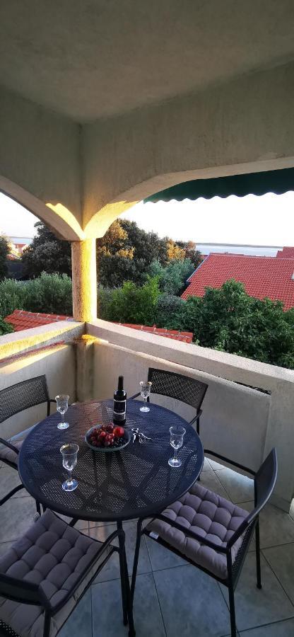 Apartmani Marija Kolan Exterior foto
